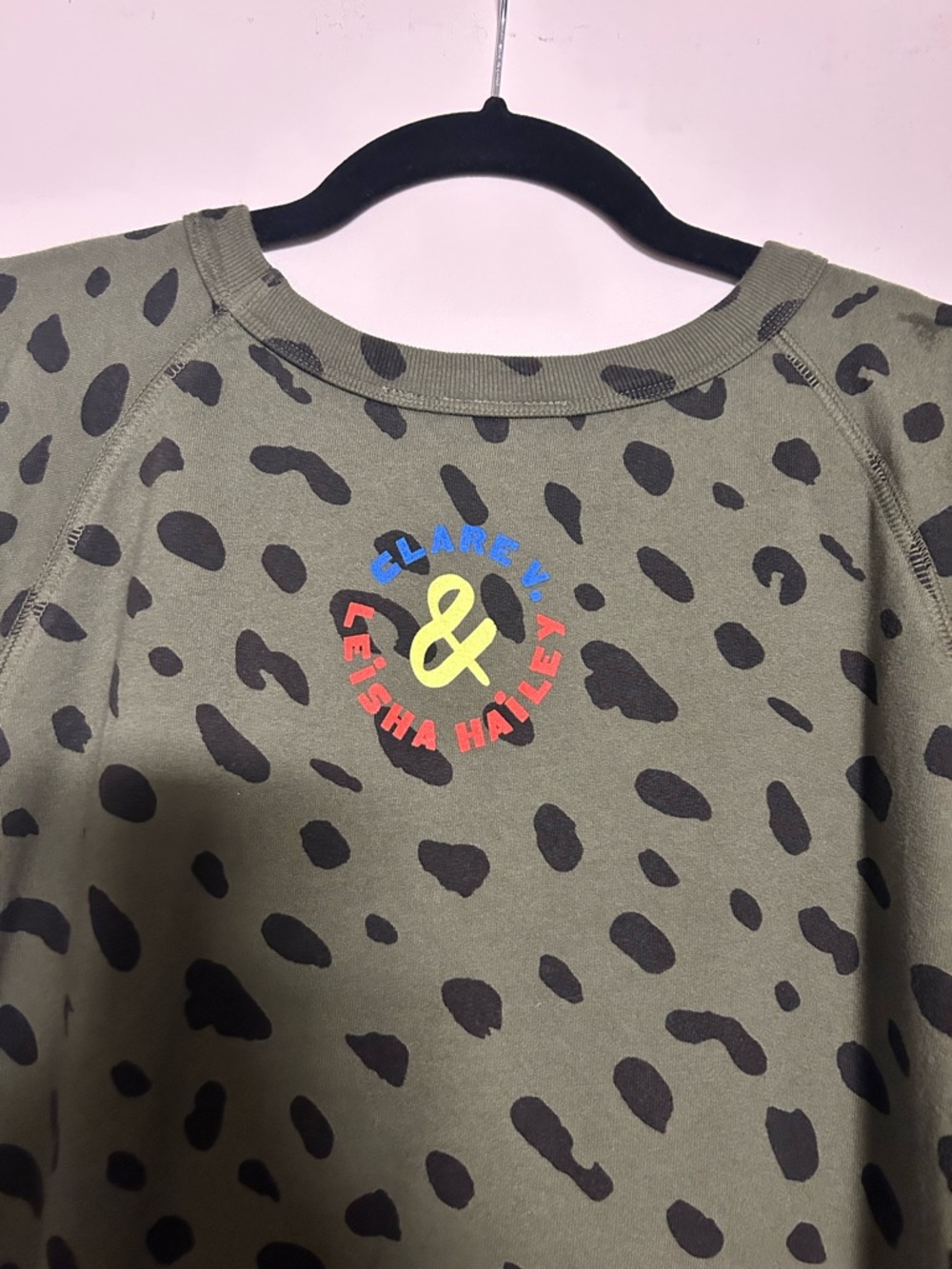 Clare V.
Sweatshirt Vest - Army Jaguar w/ Neon Yellow C'est Gay / XXL - Picture 3 of 3